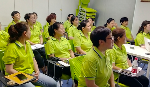 高端保姆服務(wù)就業(yè)前景如何?高端保姆如何做好工作？