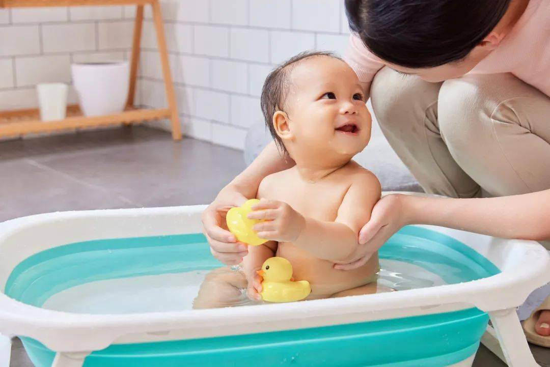 選擇照顧小孩子的保姆時(shí)需要注意什么？