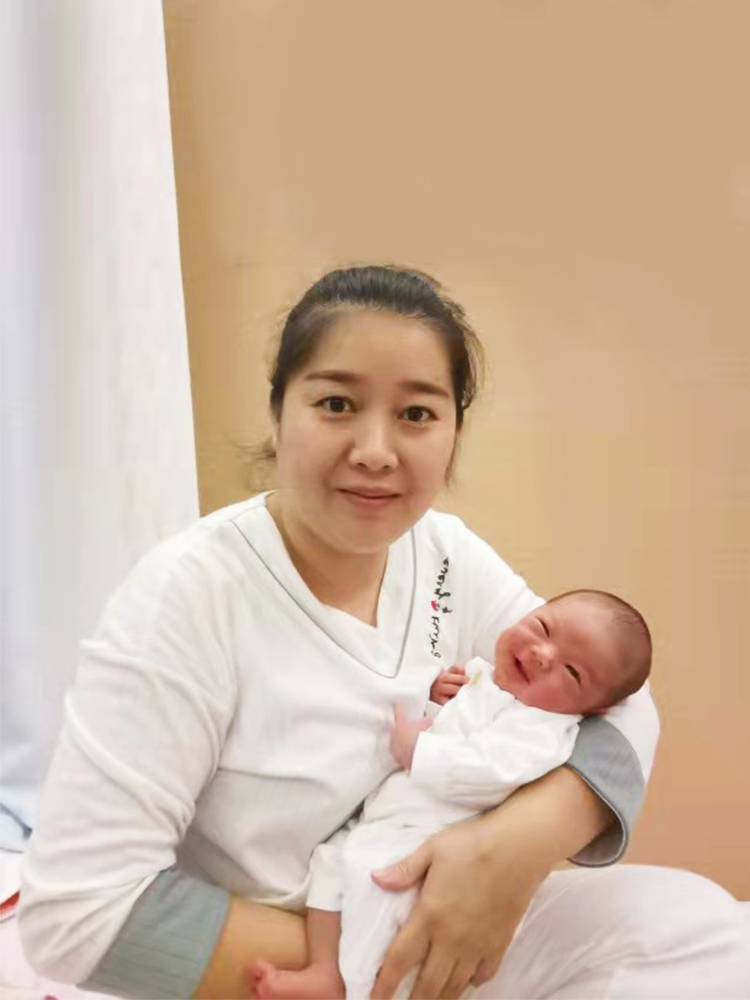 北京大班家政月嫂服務(wù)讓媽媽安心育兒（月嫂護理讓寶寶健康成長(cháng)）