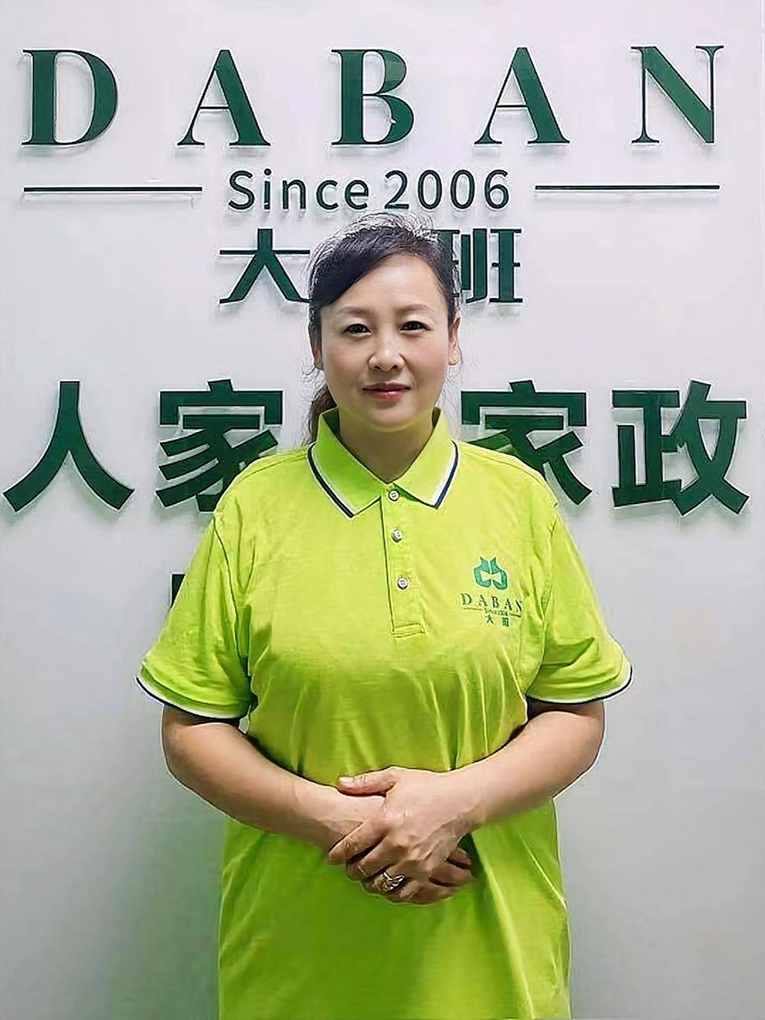 護工如何為老人傳遞溫暖關(guān)懷（為什么越來(lái)越多的老人需要護工照顧）