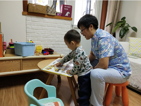 兒童成長(cháng)陪伴師與高端育兒嫂的區別，北京大班為您分享